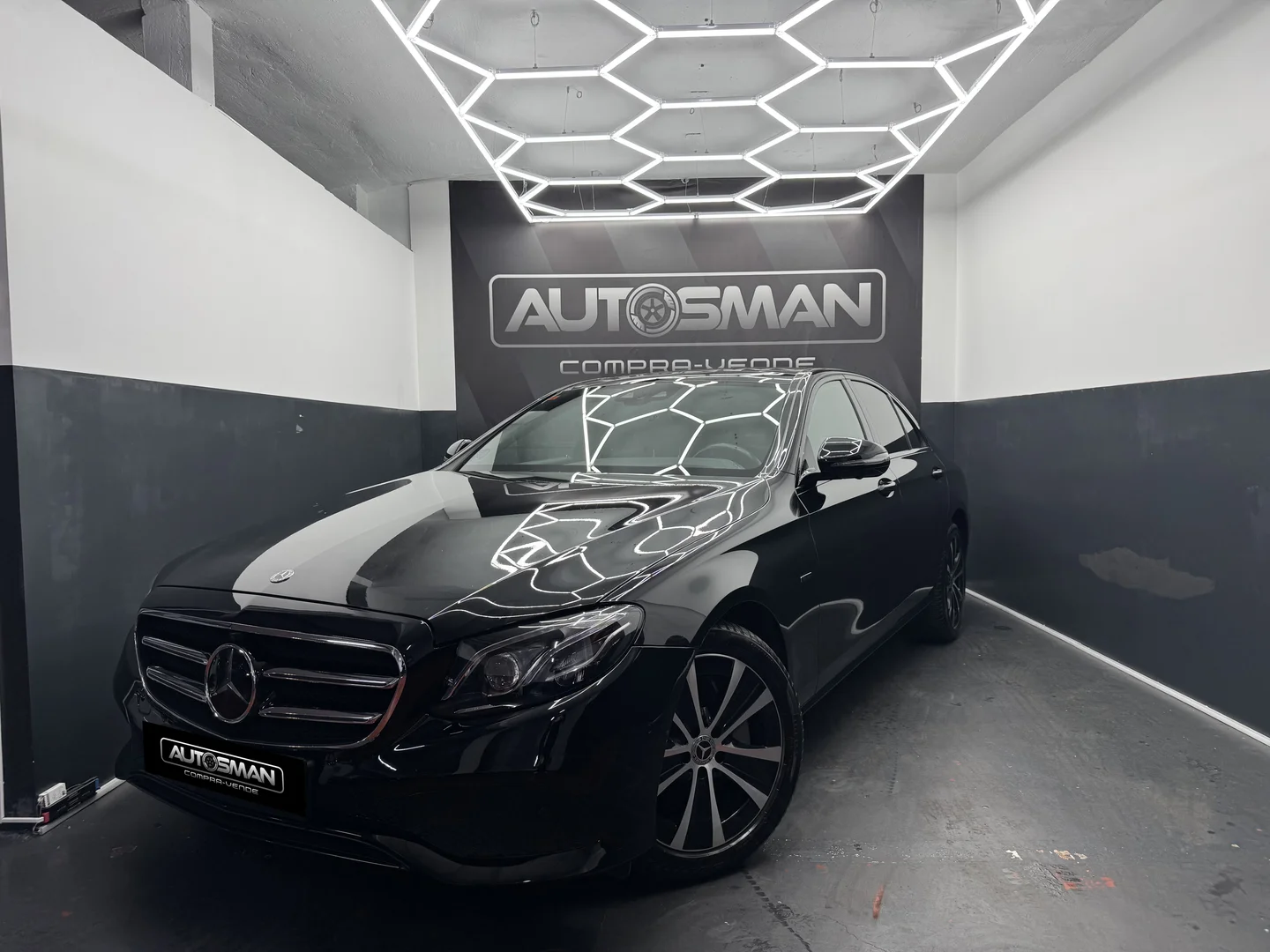 MERCEDES-BENZ CLASE E E300E 2019 Híbrido